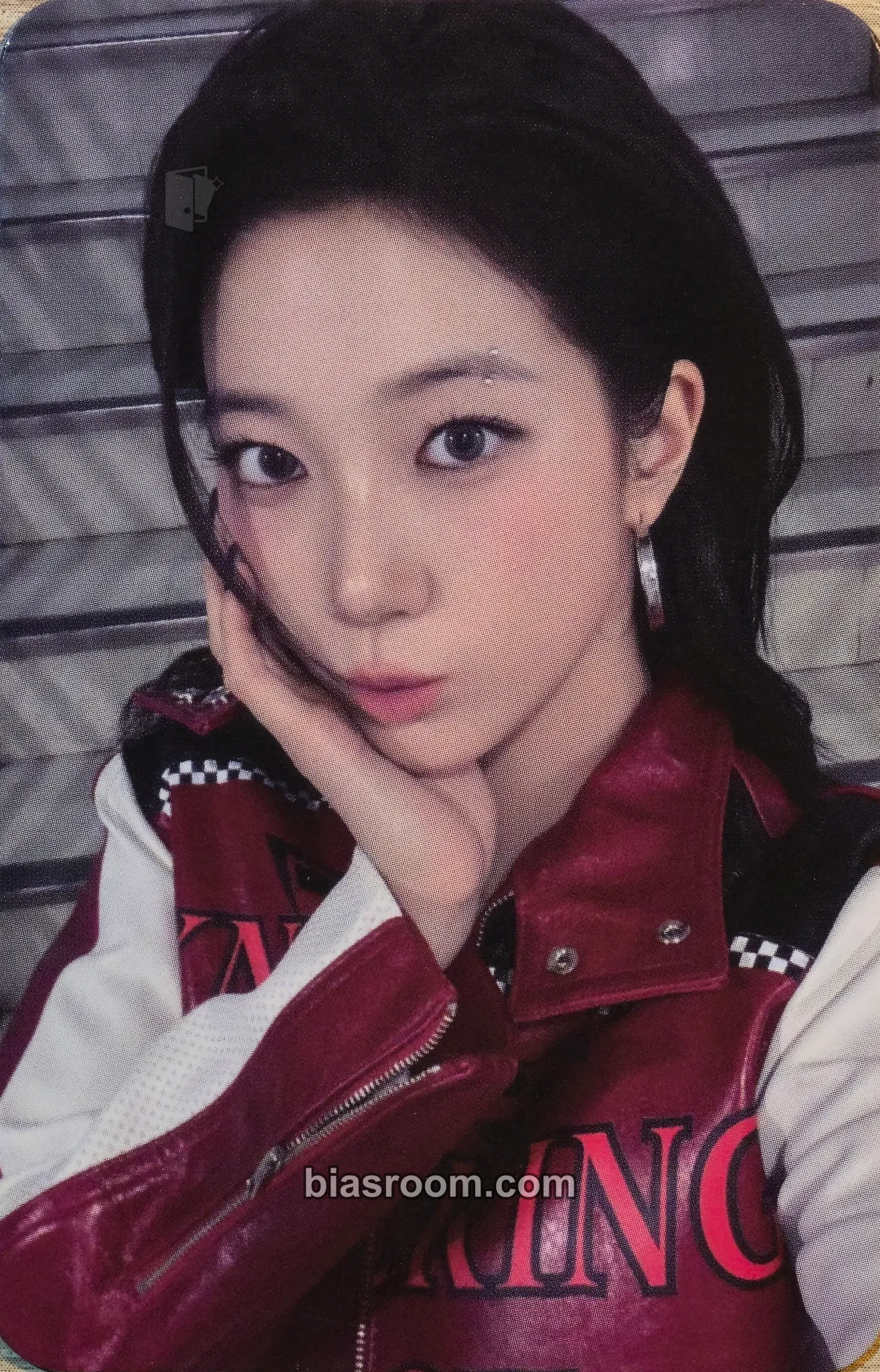 Kazuha SPAGHETTI Photocard - LE SSERAFIM - LE SSERAFIM K-pop photocard