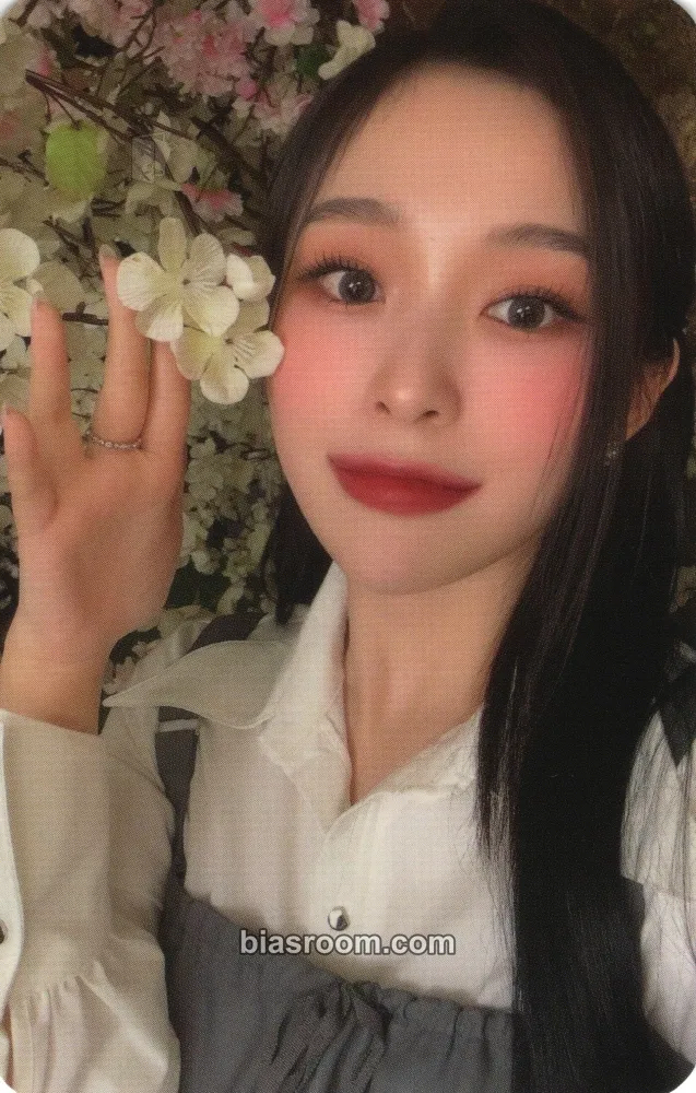 Gahyun Reason Boutique Photocard - Dreamcatcher - Dreamcatcher K-pop photocard