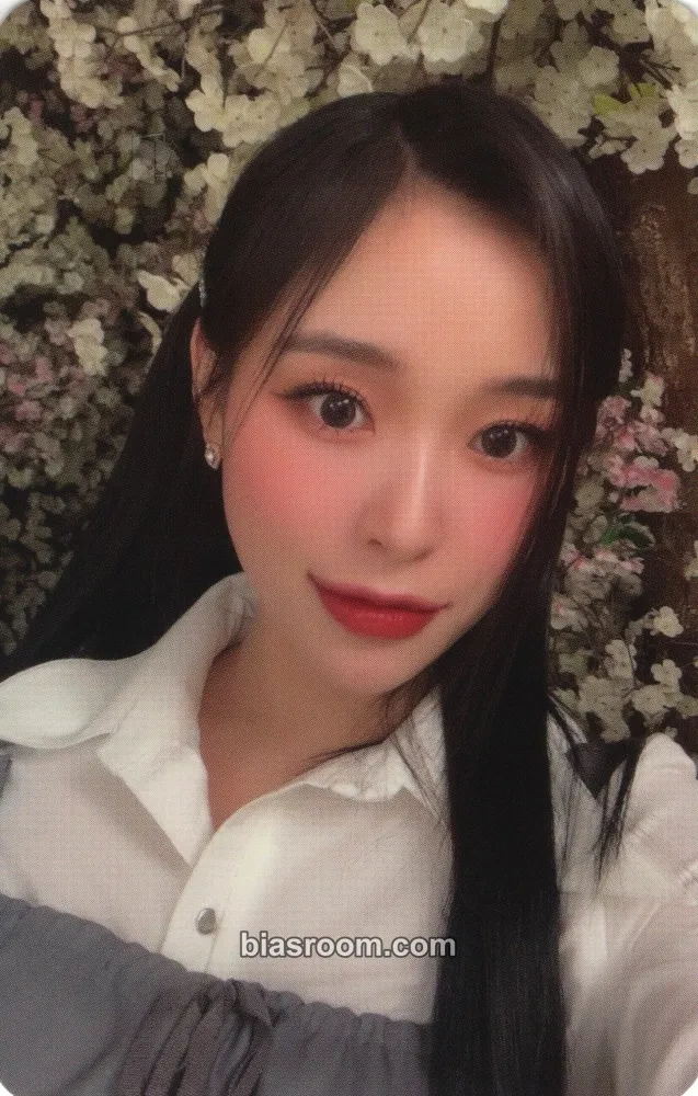 Gahyun Reason Boutique Photocard - Dreamcatcher - Dreamcatcher K-pop photocard
