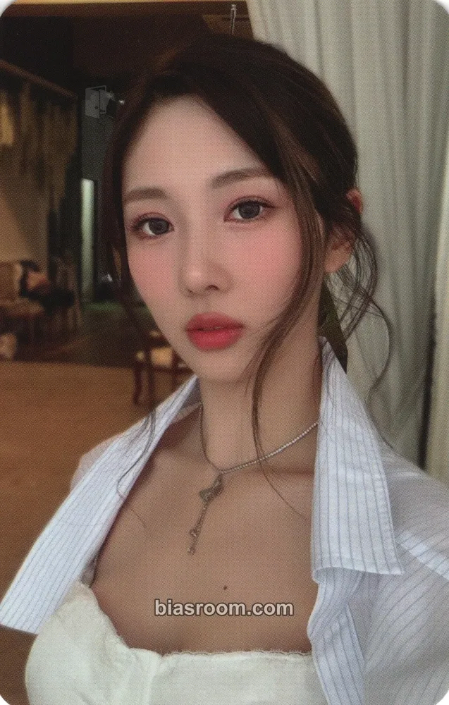 Yoohyeon Reason Boutique Photocard - Dreamcatcher - Dreamcatcher K-pop photocard