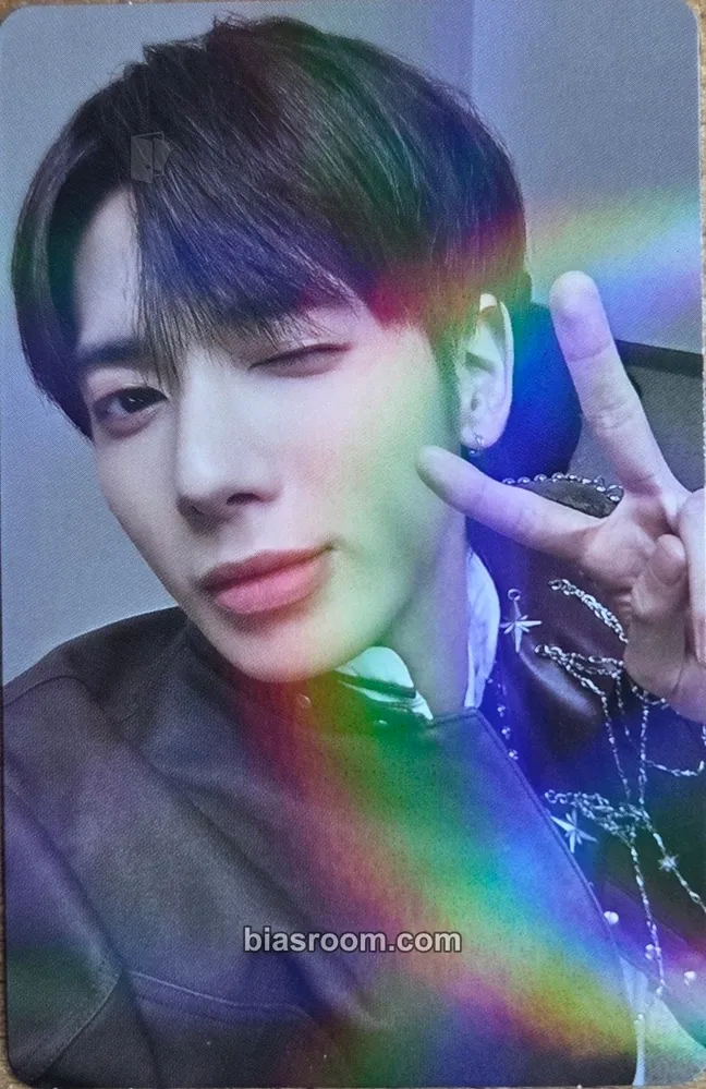 Taehyun Act: Promise In Japan (Blu-Ray & Digital Code) Photocard - TOMORROW X TOGETHER - TOMORROW X TOGETHER K-pop photocard