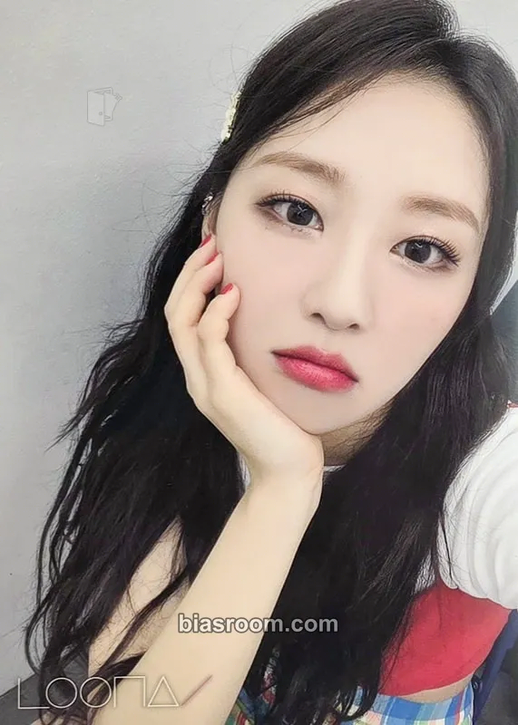 Yves HULA HOOP / StarSeed ~Kakusei~ Photocard - LOONA - LOONA K-pop photocard