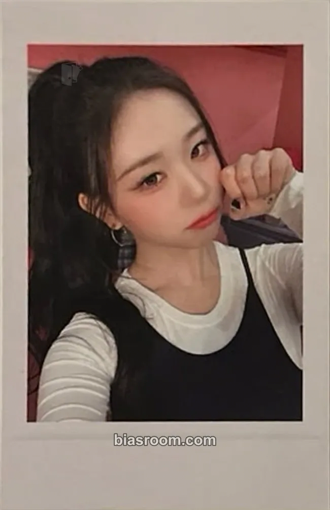 Chaeyeon Beyond Beauty Photocard - tripleS - tripleS K-pop photocard