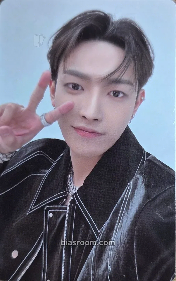 Hongjoong Towards The Light : Will To Power World Tour 2024 - 2025 Photocard - ATEEZ - ATEEZ K-pop photocard