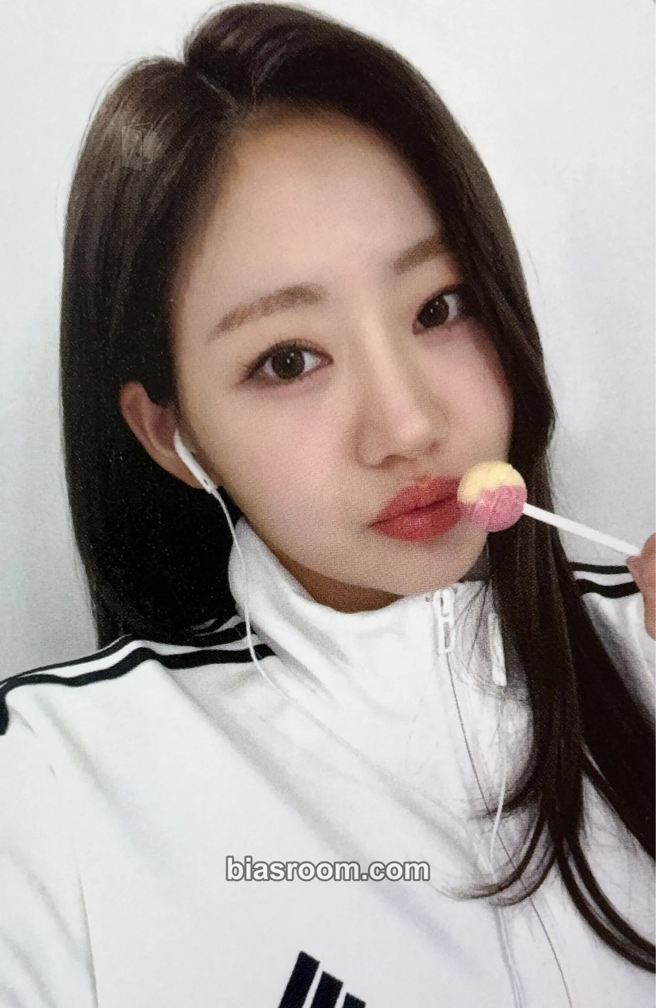 Julie Midas Touch Photocard - KISS OF LIFE - KISS OF LIFE K-pop photocard