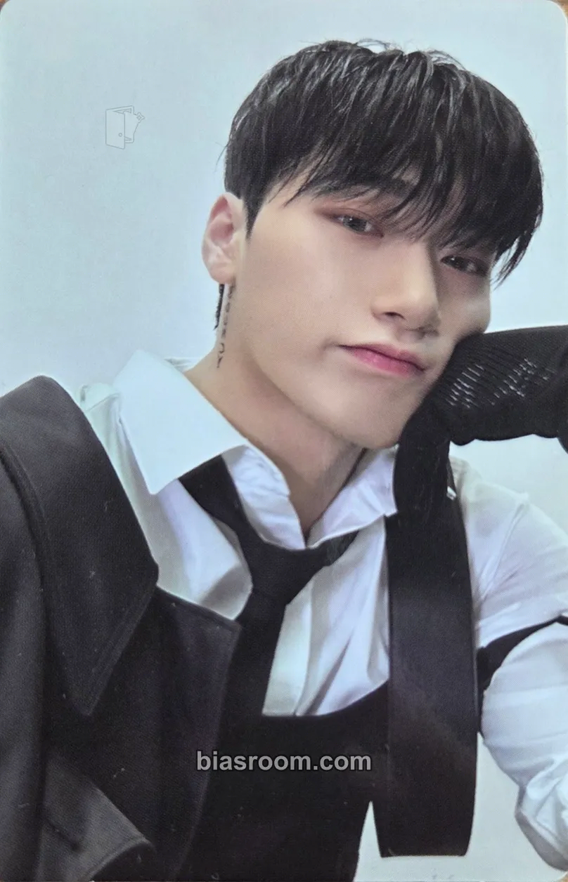 San THE WORLD EP.2 : OUTLAW Photocard - ATEEZ - ATEEZ K-pop photocard