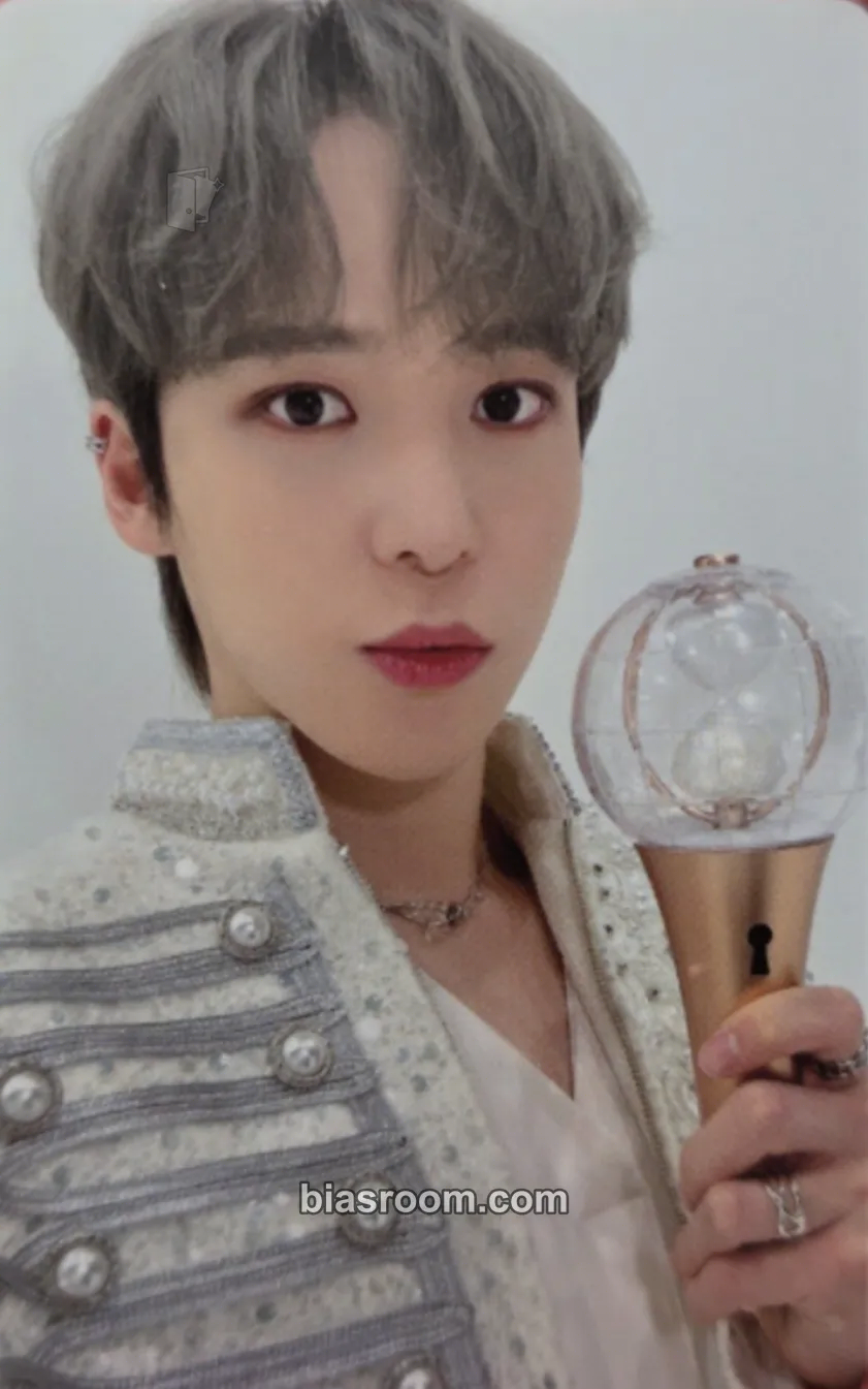 Yunho Towards The Light : Will To Power World Tour 2024 - 2025 Photocard - ATEEZ - ATEEZ K-pop photocard