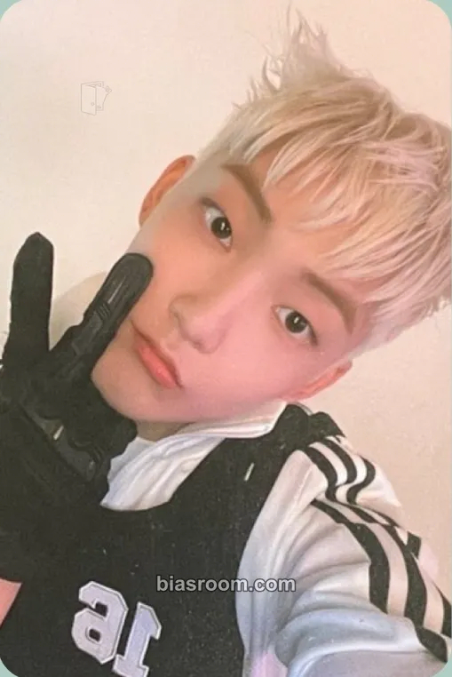 Kevin Maverick Photocard - THE BOYZ - THE BOYZ K-pop photocard