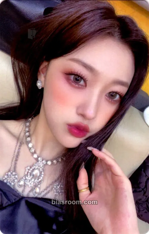 Choerry LUMINOUS Photocard - LOONA - LOONA K-pop photocard