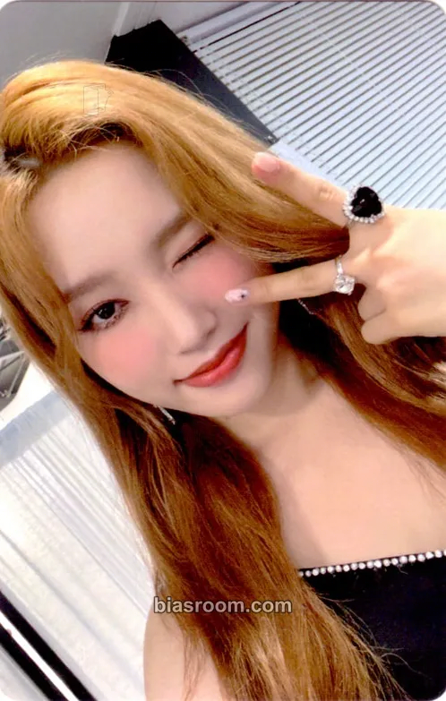 Go Won LUMINOUS Photocard - LOONA - LOONA K-pop photocard