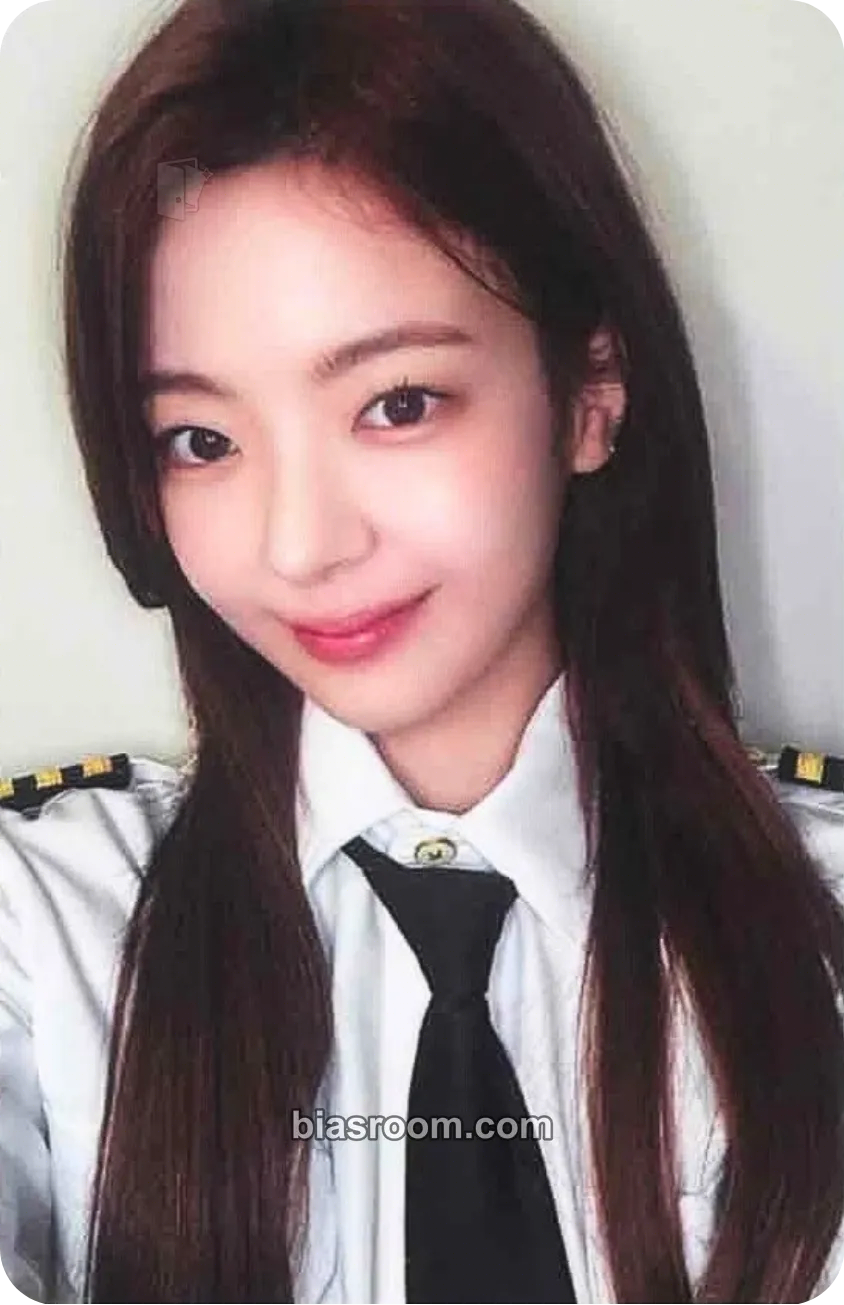 Lia GOLD Photocard - ITZY - ITZY K-pop photocard