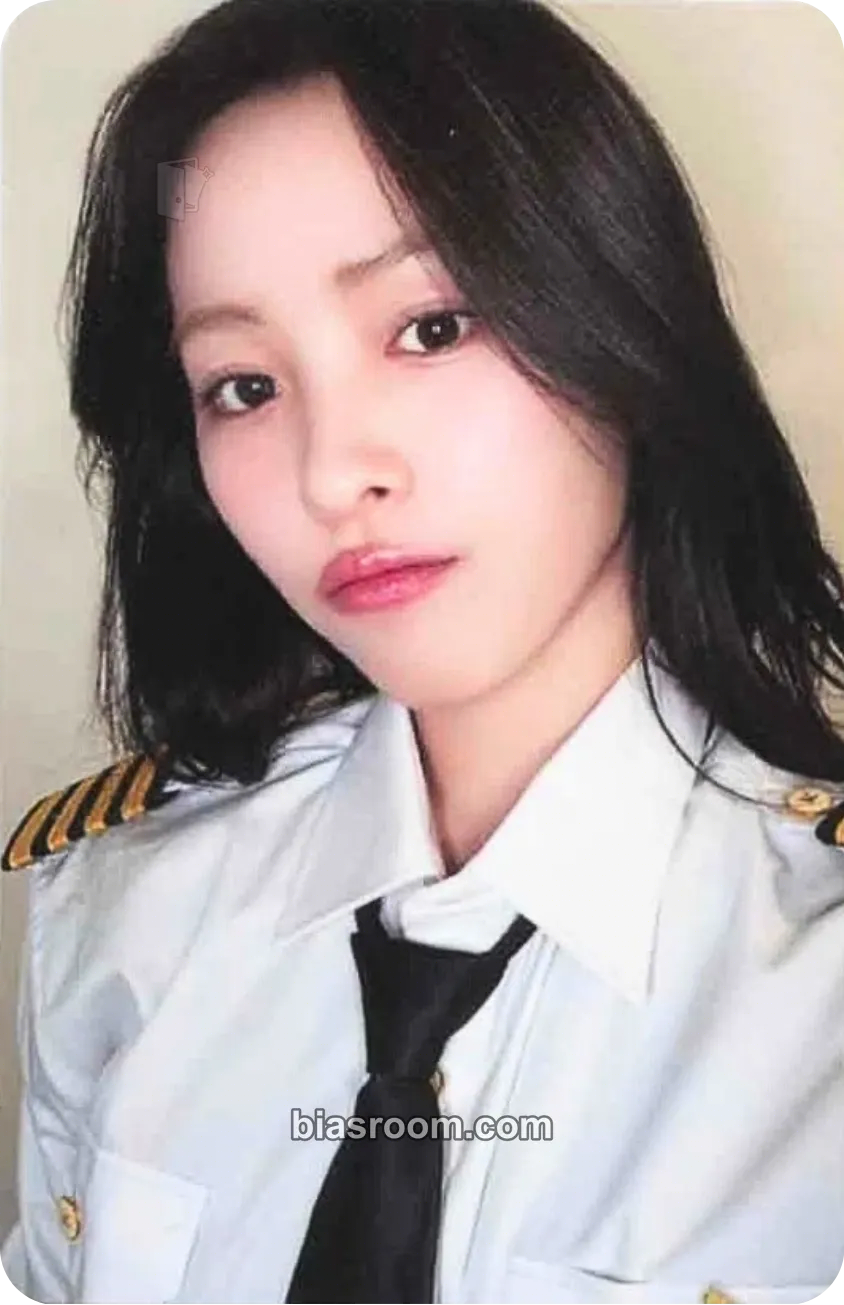 Ryujin GOLD Photocard - ITZY - ITZY K-pop photocard