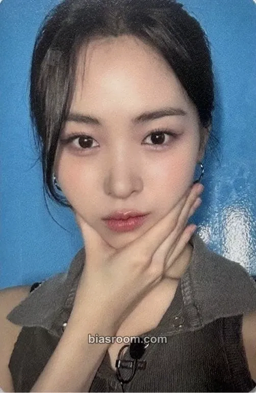 Ryujin GOLD Photocard - ITZY - ITZY K-pop photocard