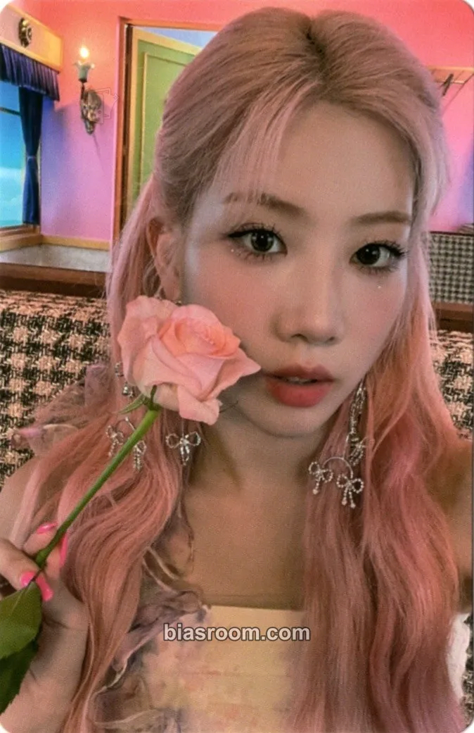 Kim Lip Flip That Photocard - LOONA - LOONA K-pop photocard