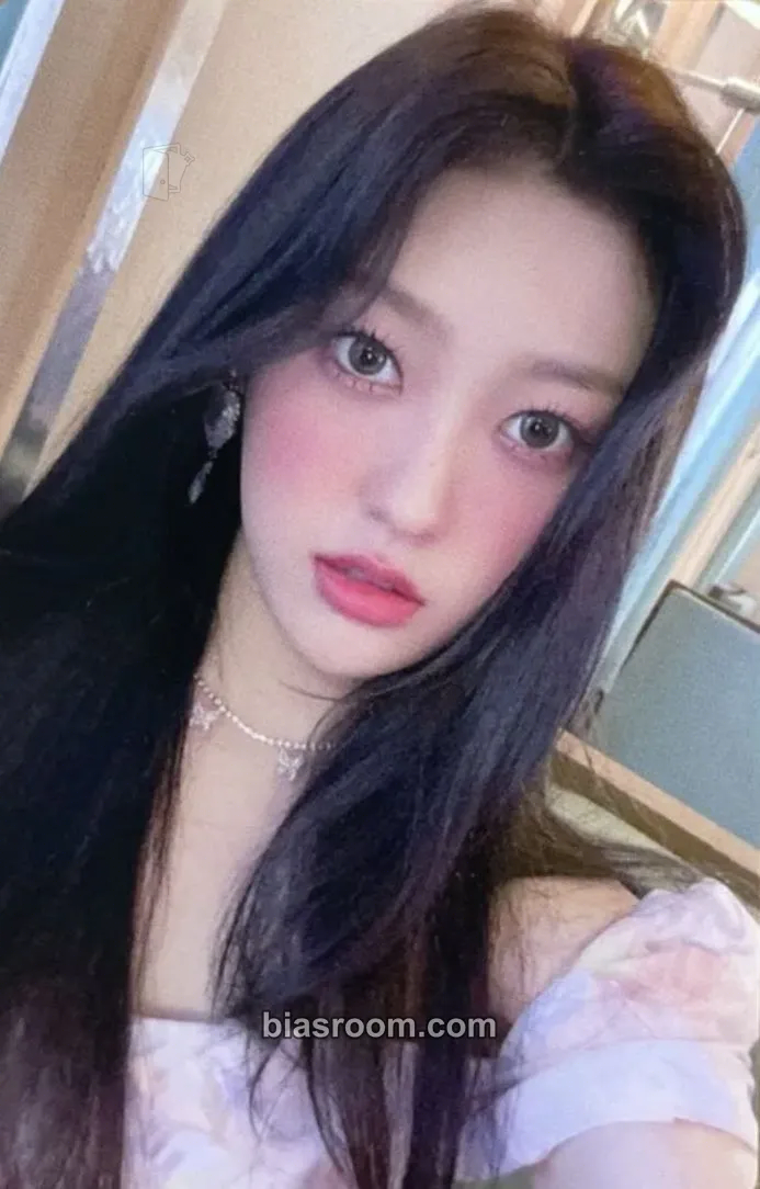Choerry Flip That Photocard - LOONA - LOONA K-pop photocard