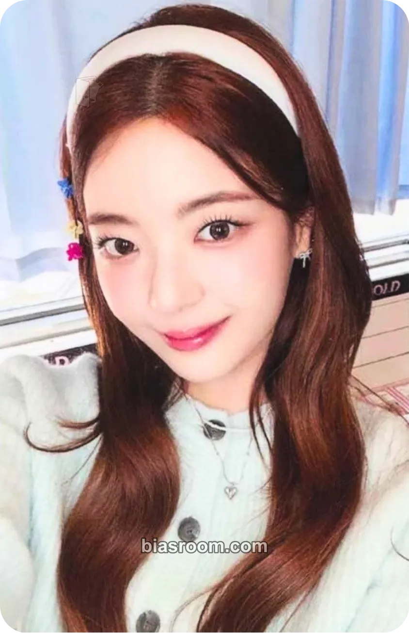 Lia GOLD Photocard - ITZY - ITZY K-pop photocard