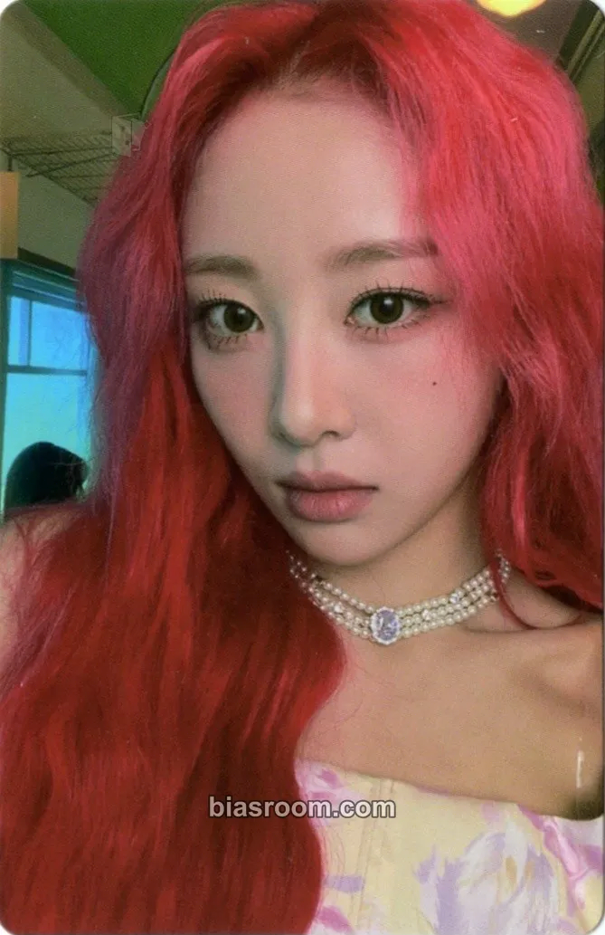 Yves Flip That Photocard - LOONA - LOONA K-pop photocard