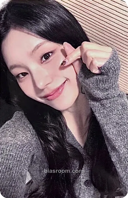 Yeji GOLD Photocard - ITZY - ITZY K-pop photocard