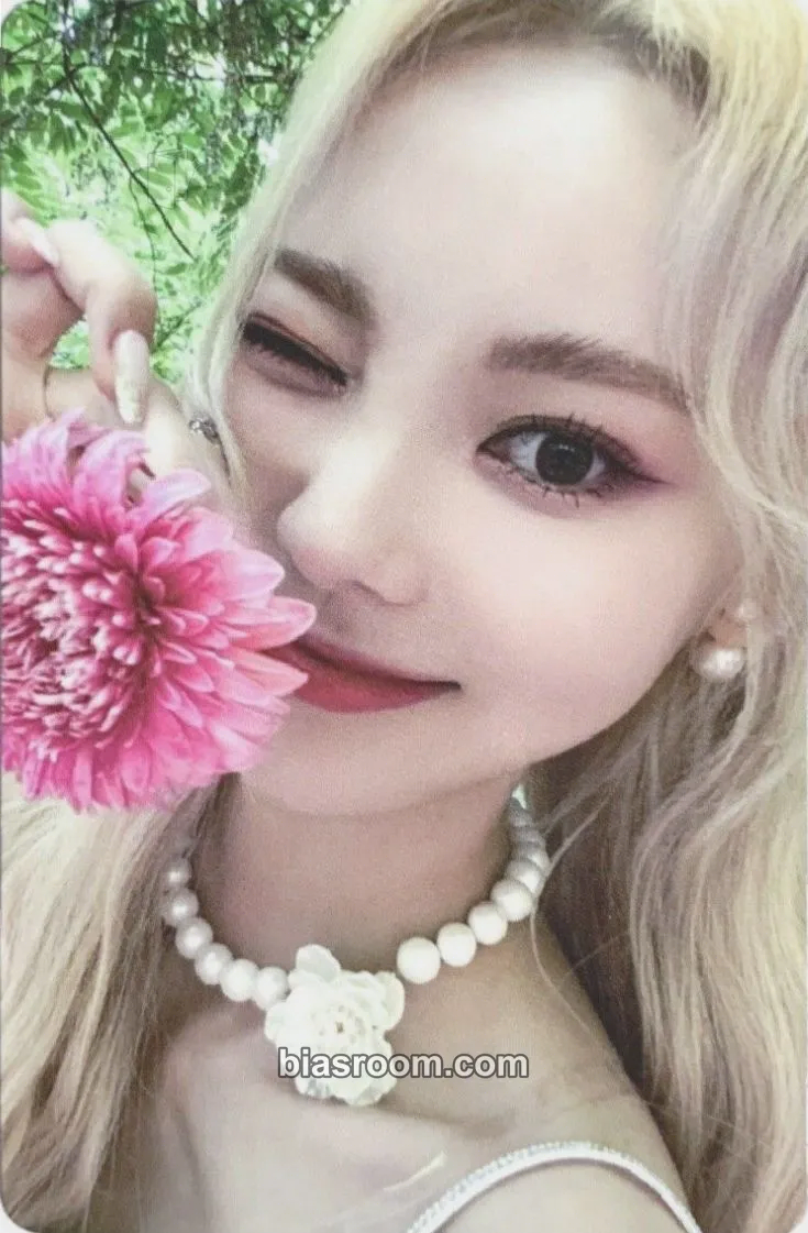 JinSoul Flip That Photocard - LOONA - LOONA K-pop photocard