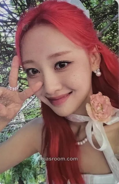 Yves Flip That Photocard - LOONA - LOONA K-pop photocard