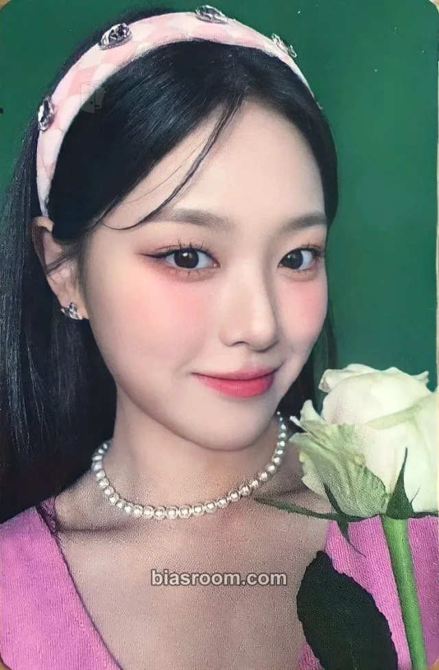 LOONA - HyunJin - Flip That Album album photocard D version