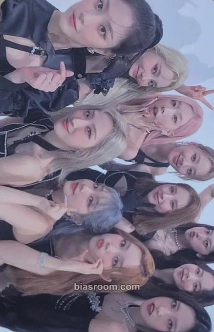 LUMINOUS Photocard - LOONA - LOONA K-pop photocard