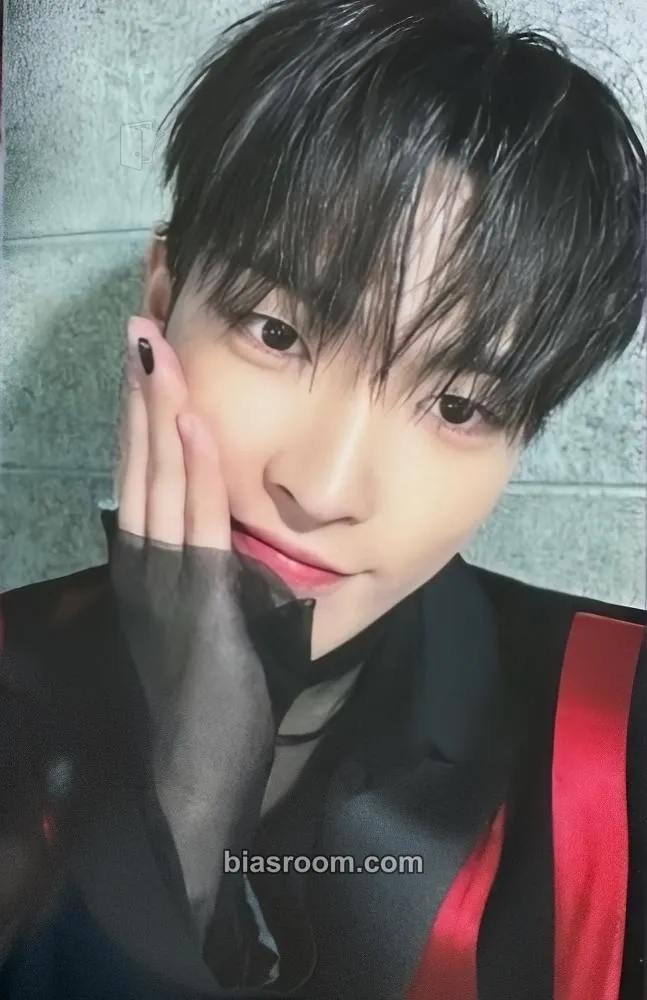 Hongjoong NOT OKAY Photocard - ATEEZ - ATEEZ K-pop photocard