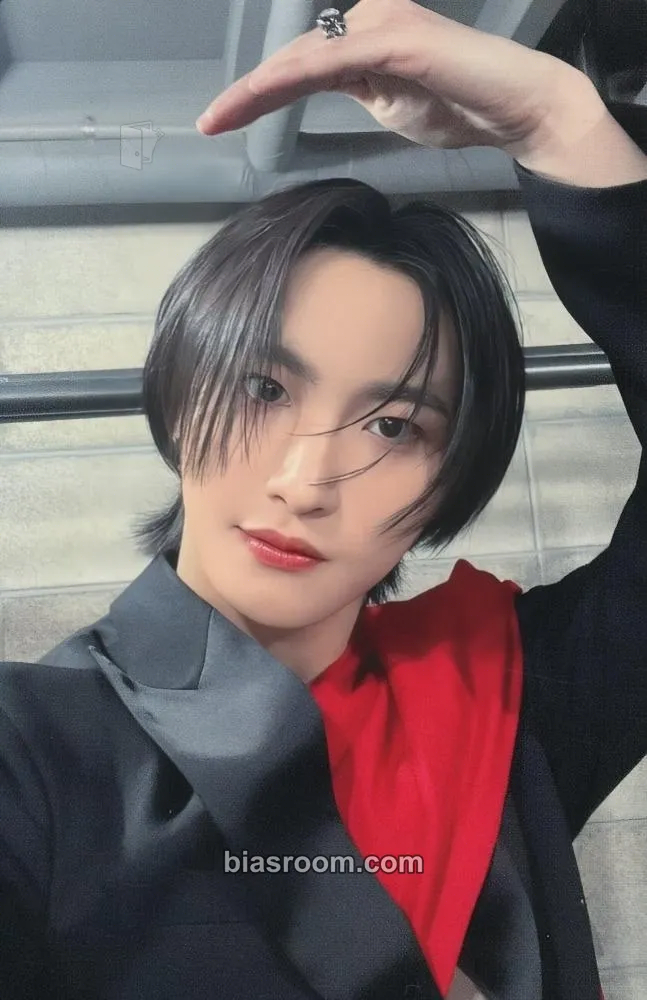 Seonghwa NOT OKAY Photocard - ATEEZ - ATEEZ K-pop photocard