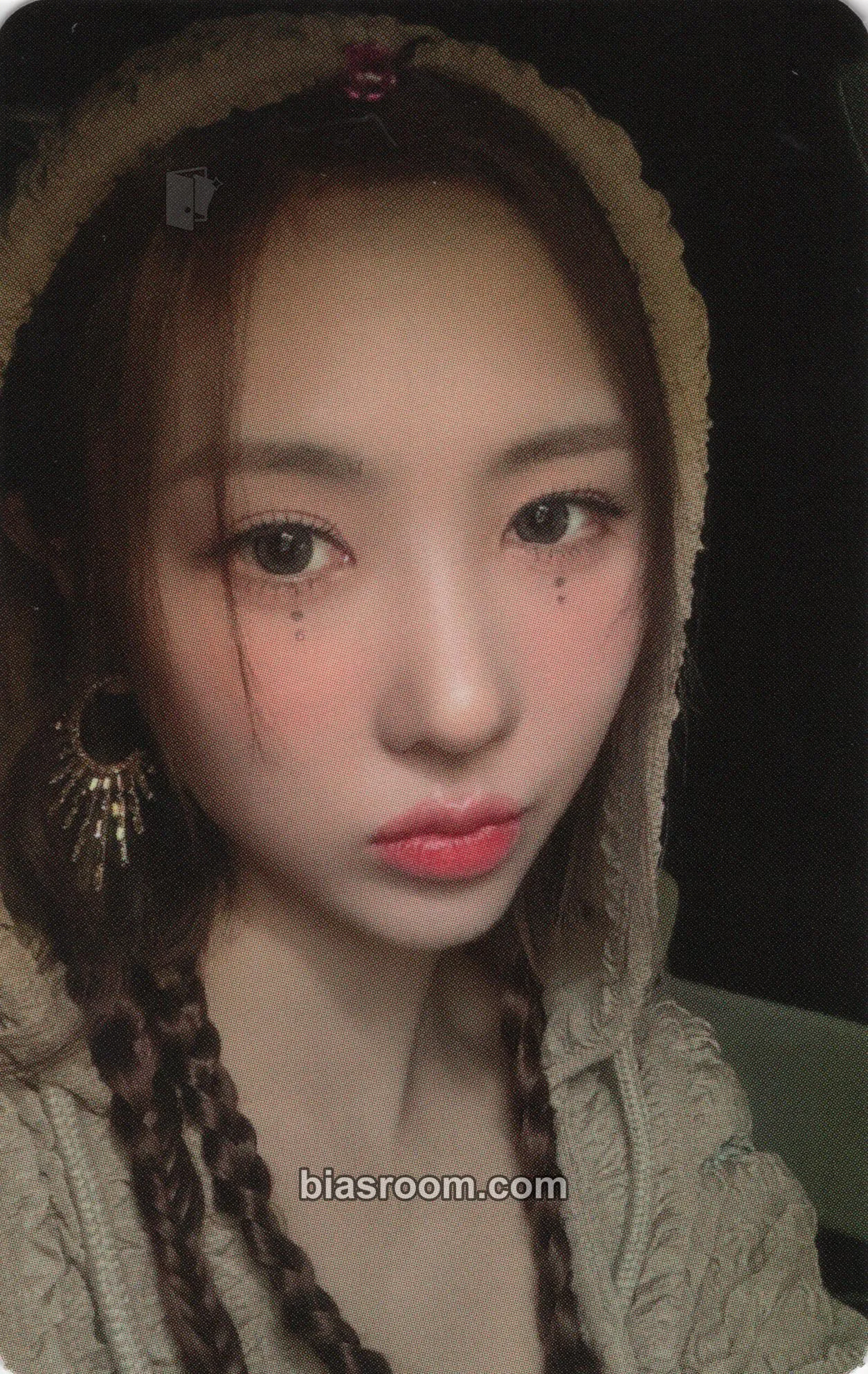 Yoohyeon Apocalypse : From us Photocard - Dreamcatcher - Dreamcatcher K-pop photocard