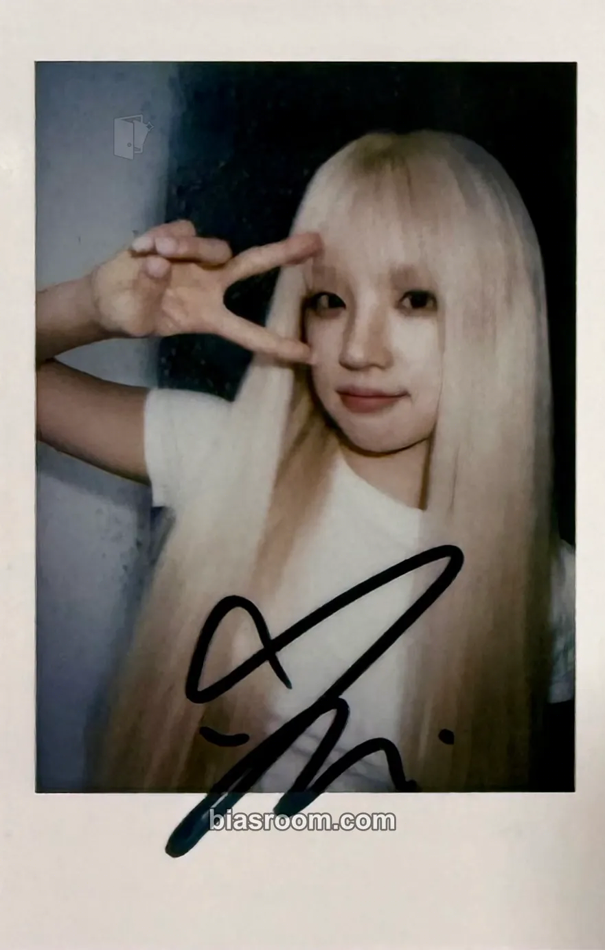 Yuqi We are Photocard - i-dle - i-dle K-pop photocard