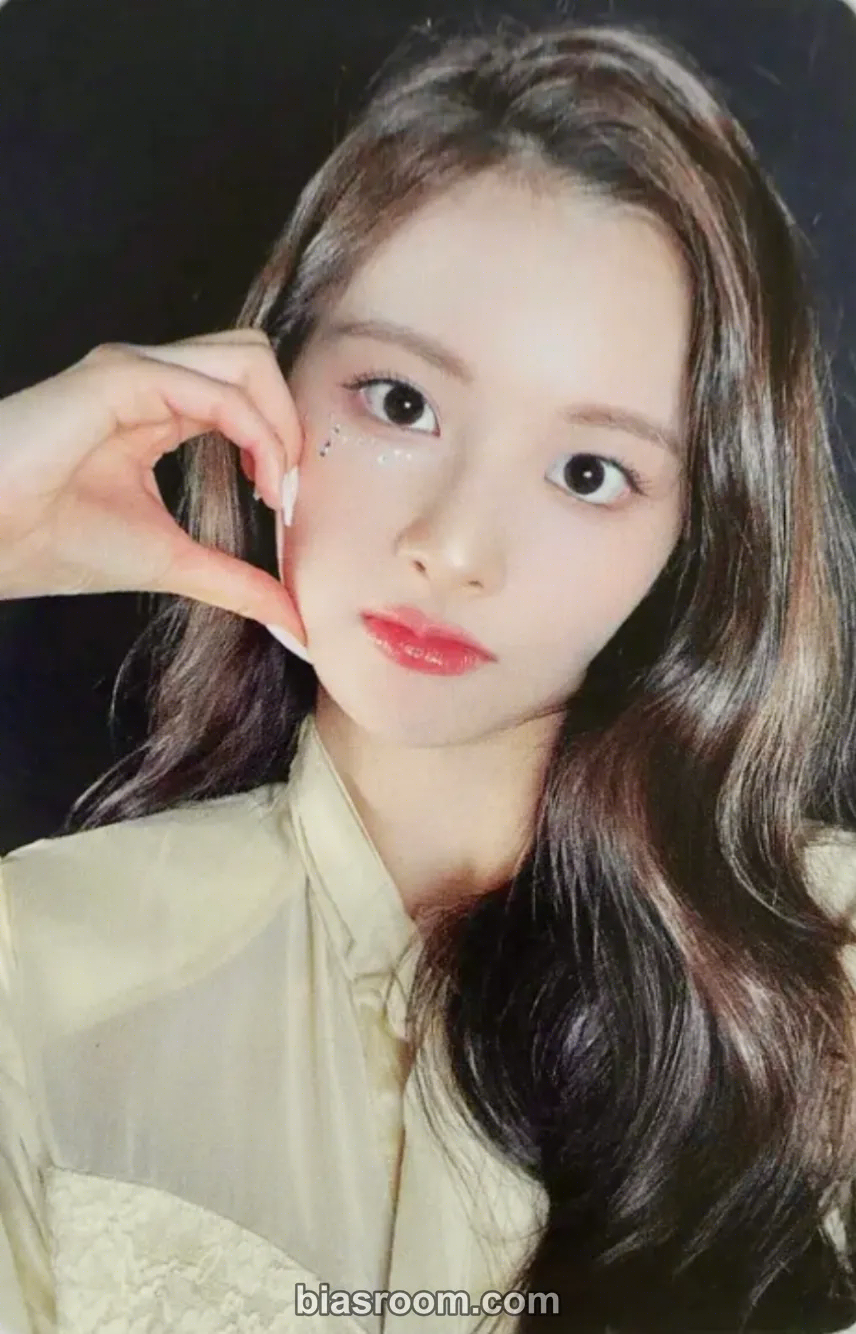 Sullyoon AD MARE Photocard - NMIXX - NMIXX K-pop photocard