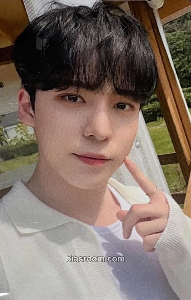 Yunho 2022 SUMMER PHOTOBOOK Photocard - ATEEZ - ATEEZ K-pop photocard