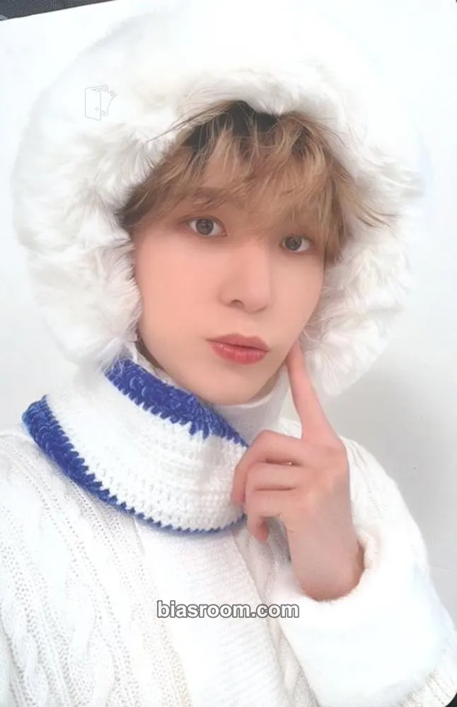 Yunho 8M1S Snowman Factory Photocard - ATEEZ - ATEEZ K-pop photocard