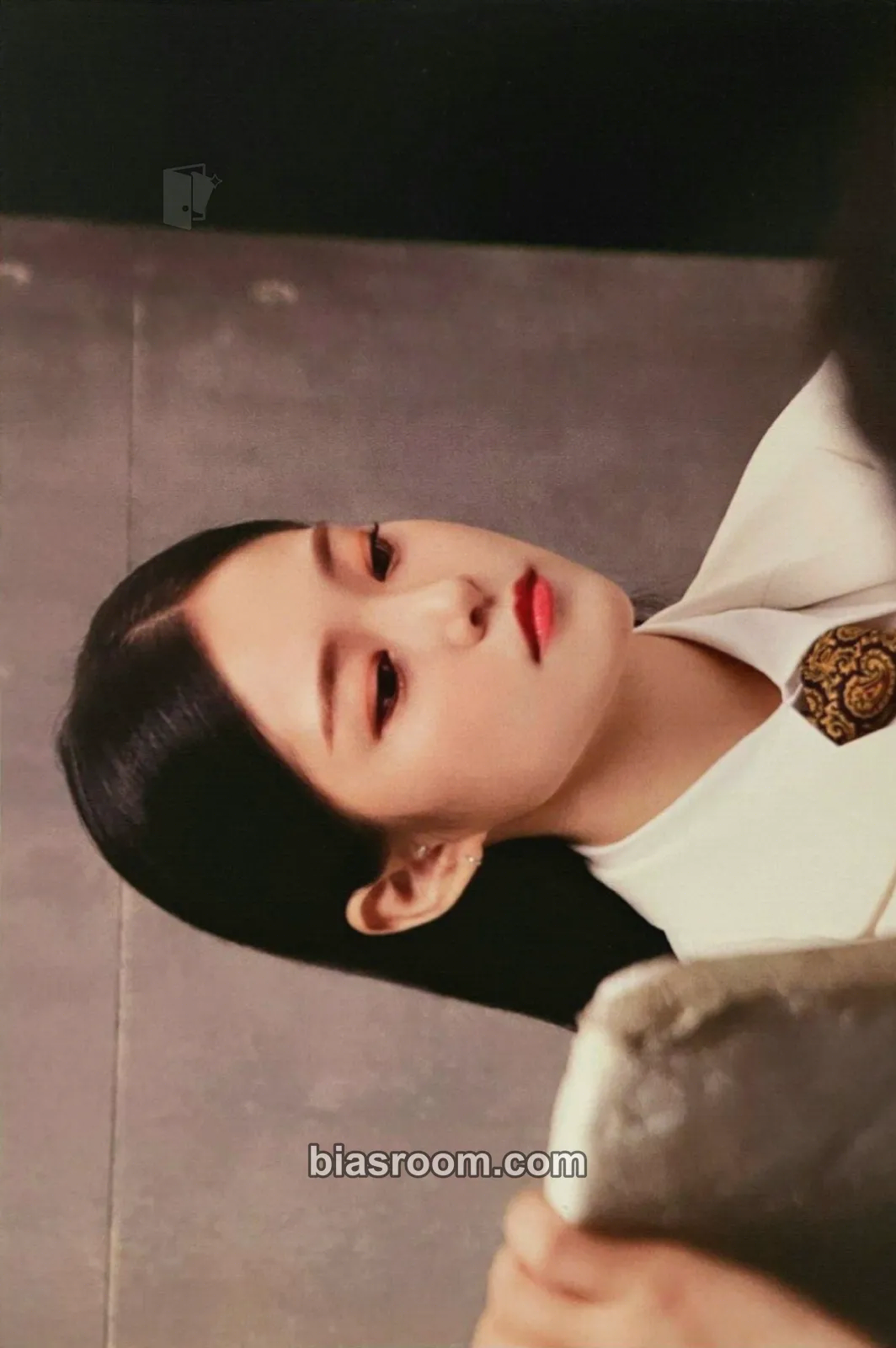 HyunJin [12:00] Photocard - LOONA | Bias Room