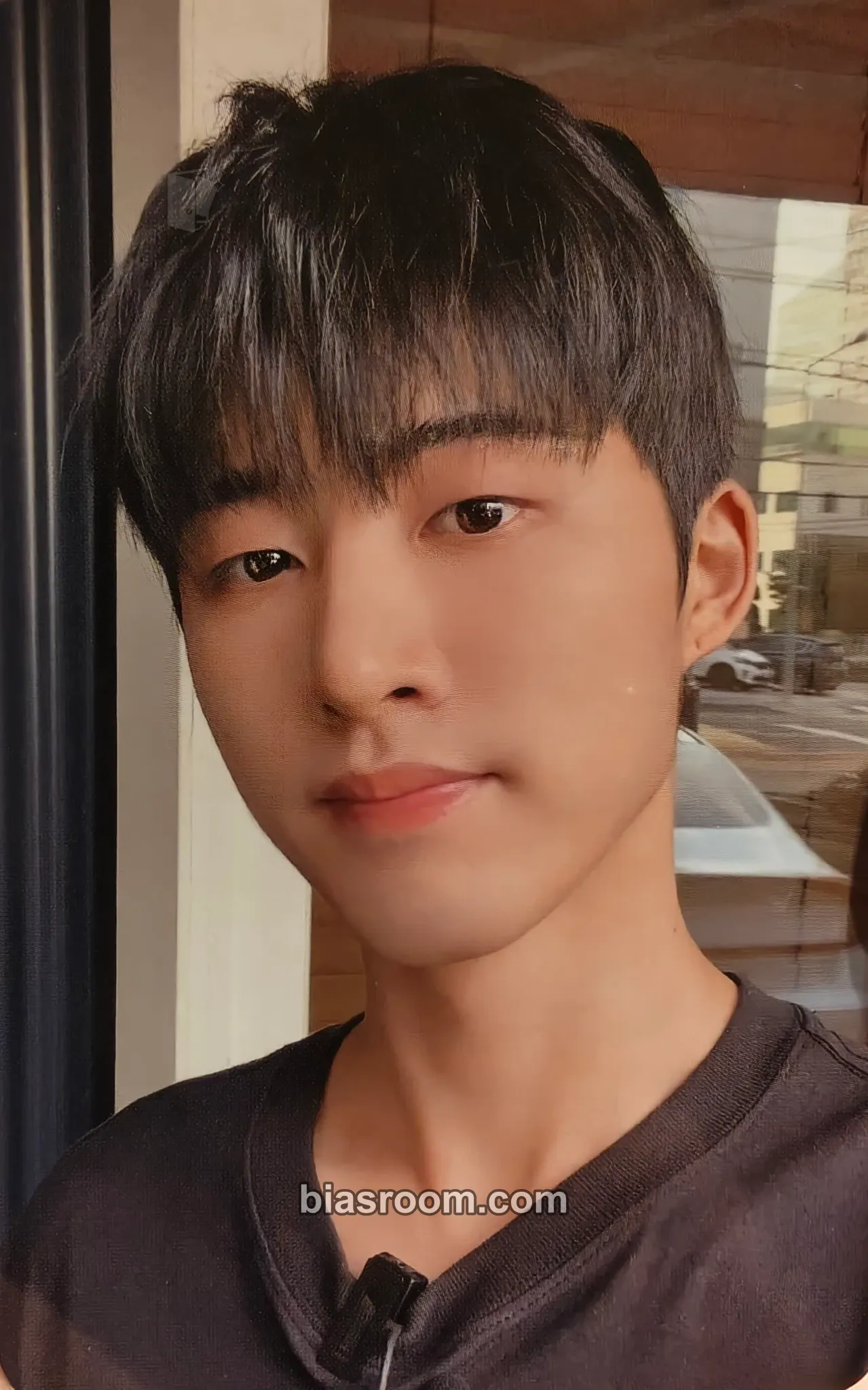 B.I Waterfall Photocard - B.I K-pop photocard
