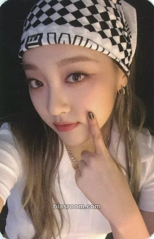 Chloe Dear Diary Moment Photocard - cignature - cignature K-pop photocard