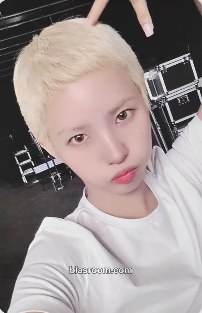 Soyeon We are Photocard - i-dle - i-dle K-pop photocard