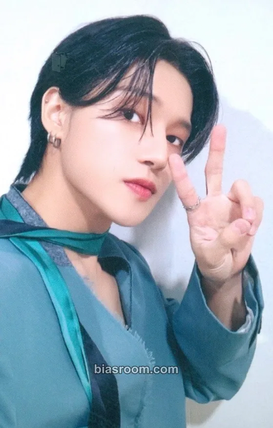 Wooyoung GOLDEN HOUR : Part.1 Photocard - ATEEZ - ATEEZ K-pop photocard