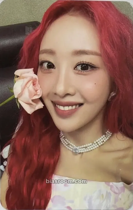 Yves Flip That Photocard - LOONA - LOONA K-pop photocard