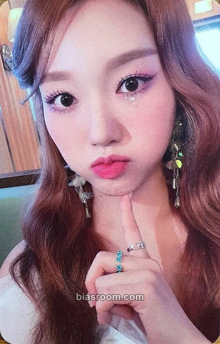 Go Won Flip That Photocard - LOONA - LOONA K-pop photocard