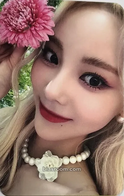 JinSoul Flip That Photocard - LOONA - LOONA K-pop photocard