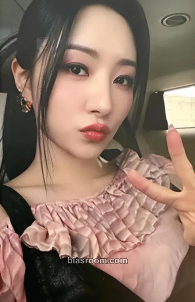 Dreamcatcher - SuA - Apocalypse : From us Album whoop japan pre-order benefit (pob)