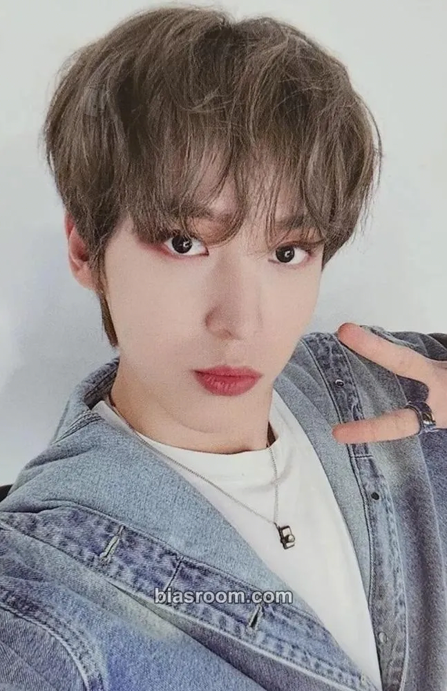 Yunho Destiny's Memories Exhibition Photocard - ATEEZ - ATEEZ K-pop photocard