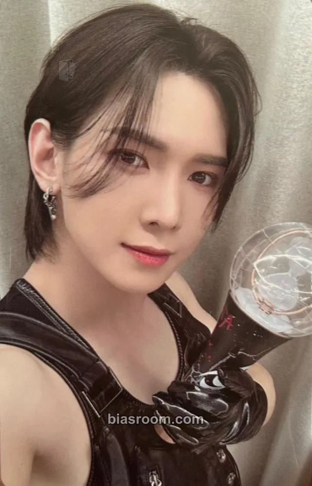 Yeosang The Fellowship : Break The Wall World Tour 2022 - 2023 Photocard - ATEEZ - ATEEZ K-pop photocard