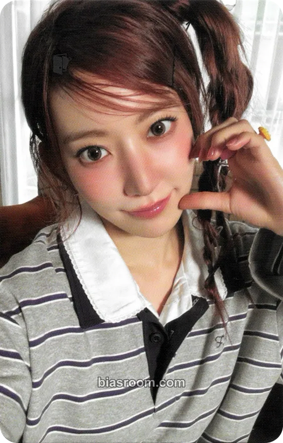 Sakura 2026 Season's Greetings ‘The Daily Fim’ Photocard - LE SSERAFIM - LE SSERAFIM K-pop photocard