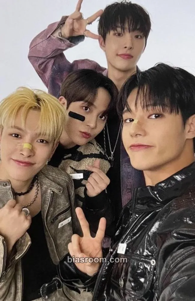 DICON VOLUME N°18 ATEEZ : æverythingz Photocard - ATEEZ - ATEEZ K-pop photocard
