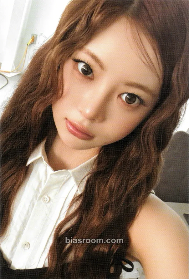 Hong Eunchae 2026 Season's Greetings ‘The Daily Fim’ Photocard - LE SSERAFIM - LE SSERAFIM K-pop photocard