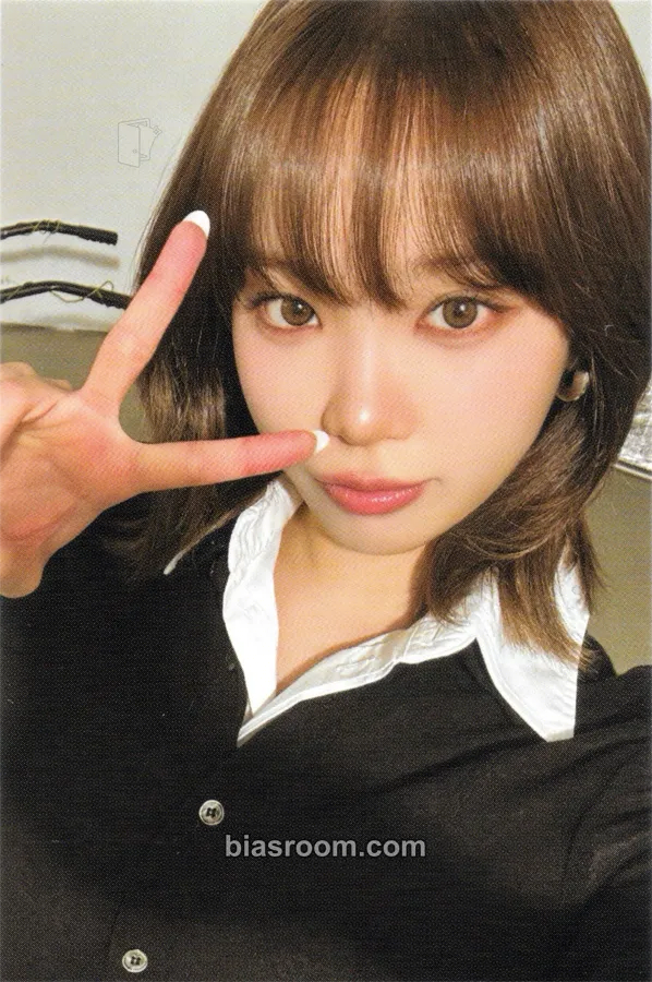 Kim Chaewon 2026 Season's Greetings ‘The Daily Fim’ Photocard - LE SSERAFIM - LE SSERAFIM K-pop photocard