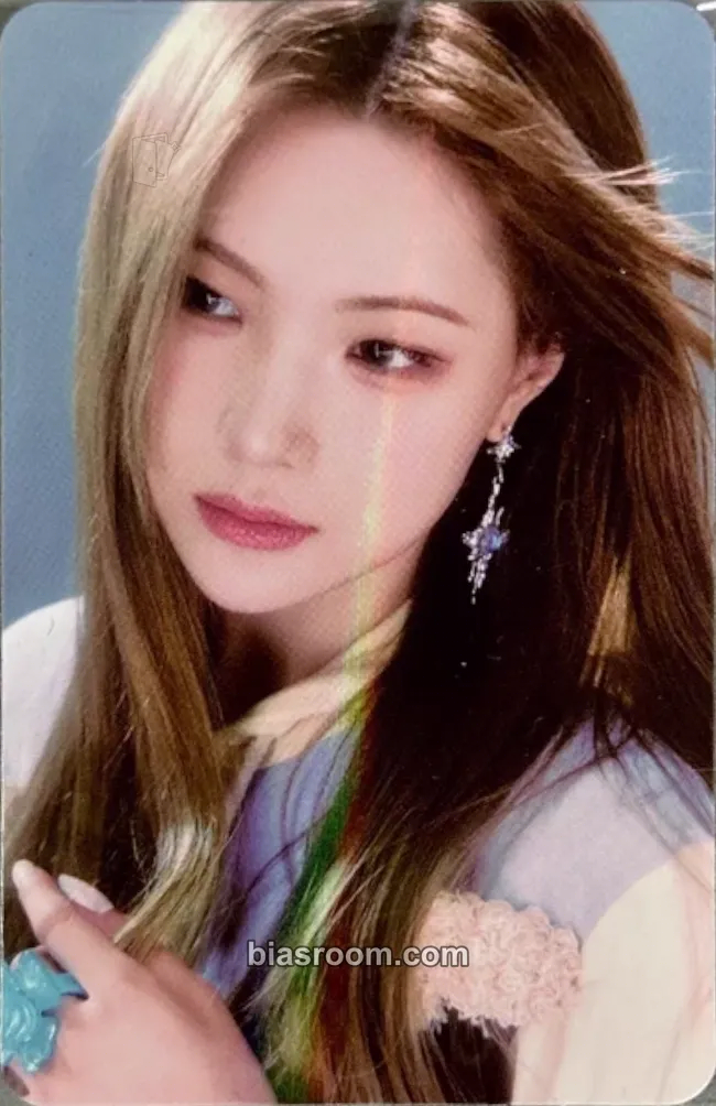 Juun The Chase Photocard - Hearts2Hearts - Hearts2Hearts K-pop photocard