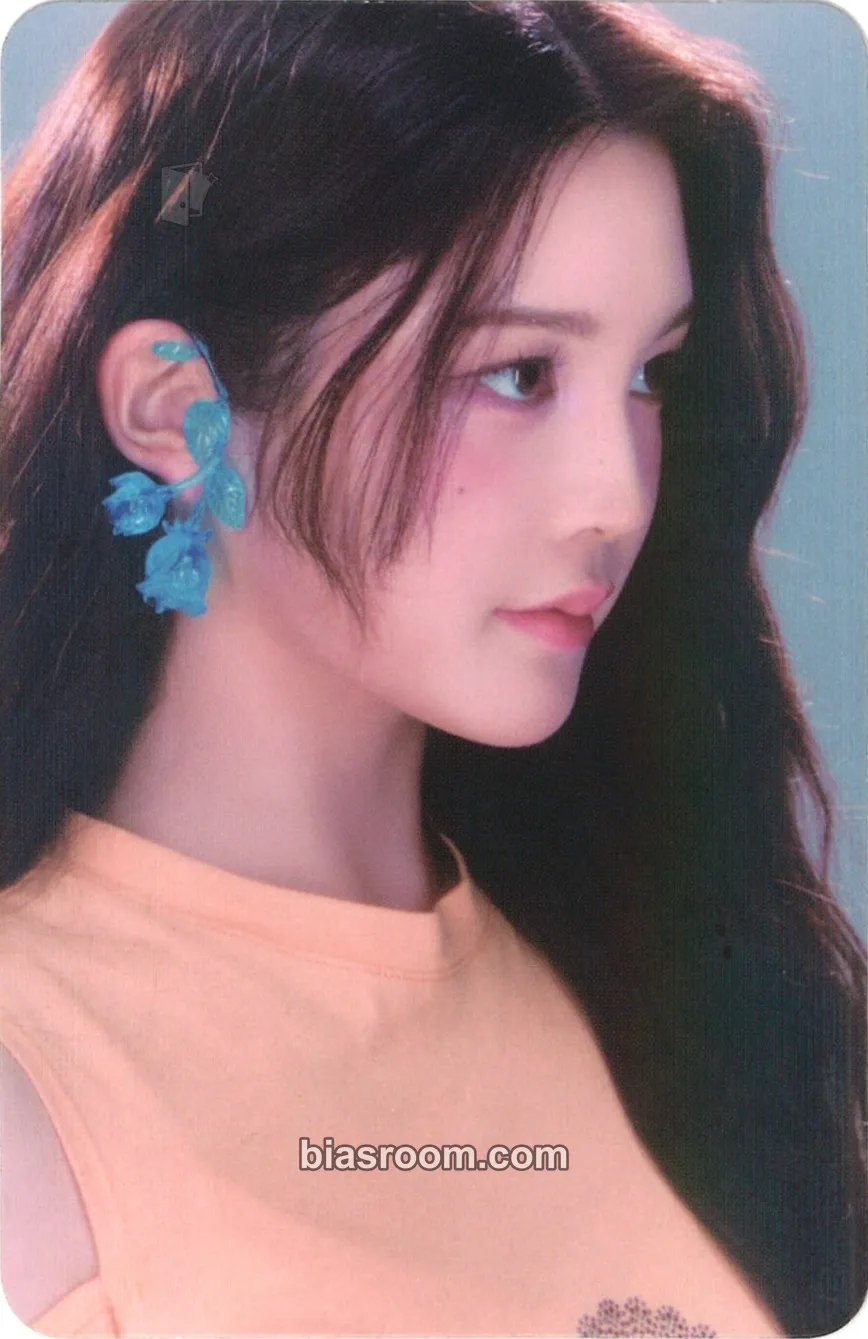 A-na The Chase Photocard - Hearts2Hearts - Hearts2Hearts K-pop photocard
